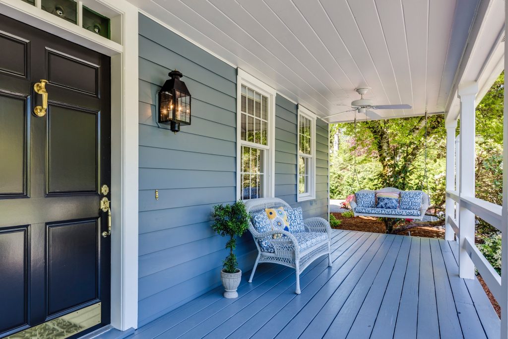 How a Fiberglass Door Can Fit Any Home